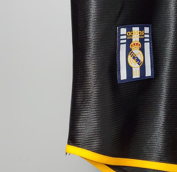 Retro 99/00 Real Madrid Third Black Jersey - Image 4