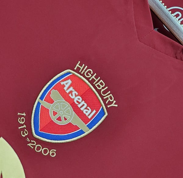 Retro 05/06 Arsenal home Soccer Jersey - Image 5