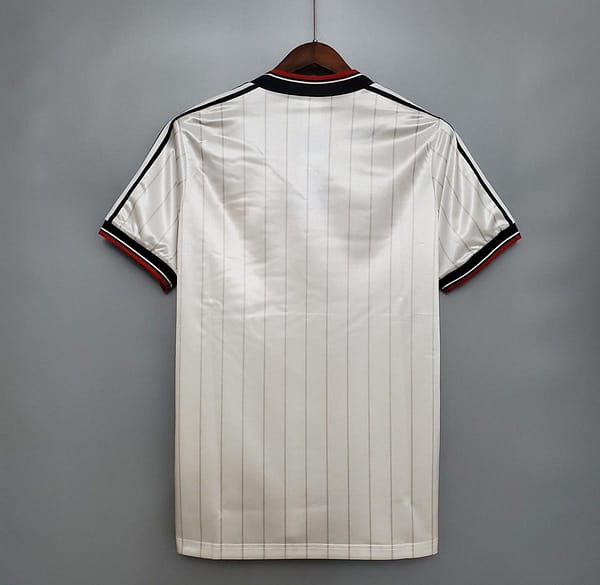 Retro Manchester United 1983 away Soccer Jersey - Image 2