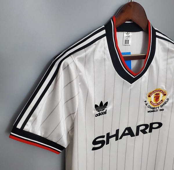 Retro Manchester United 1983 away Soccer Jersey - Image 4