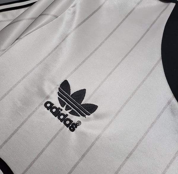 Retro Manchester United 1983 away Soccer Jersey - Image 6
