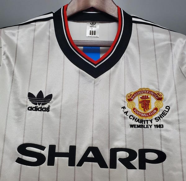 Retro Manchester United 1983 away Soccer Jersey - Image 8