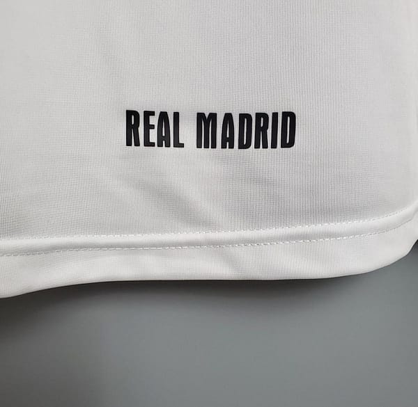 Retro Real Madrid 07/08 home Soccer Jersey - Image 2