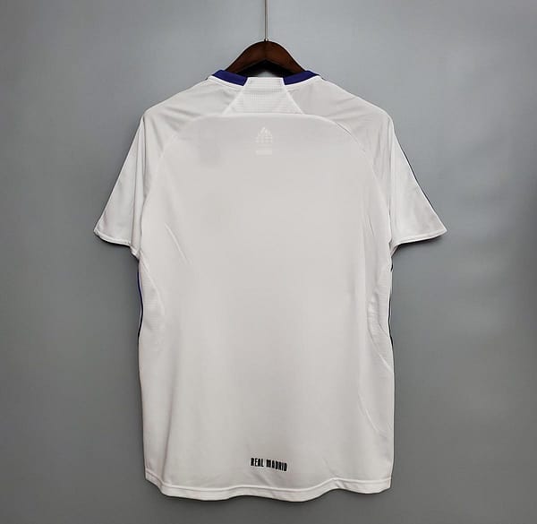 Retro Real Madrid 07/08 home Soccer Jersey - Image 3