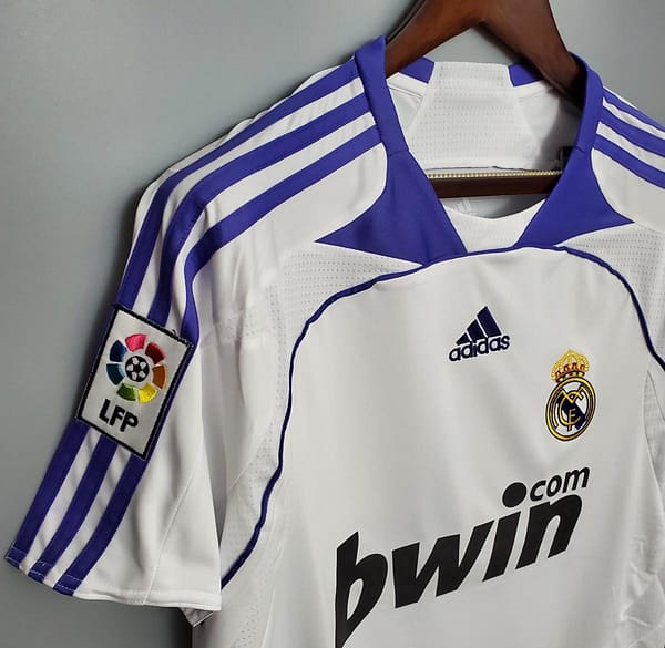 Retro Real Madrid 07/08 home Soccer Jersey - Image 5