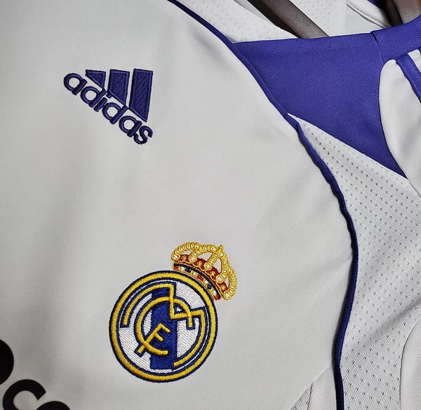 Retro Real Madrid 07/08 home Soccer Jersey - Image 8