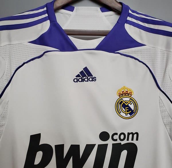 Retro Real Madrid 07/08 home Soccer Jersey - Image 9