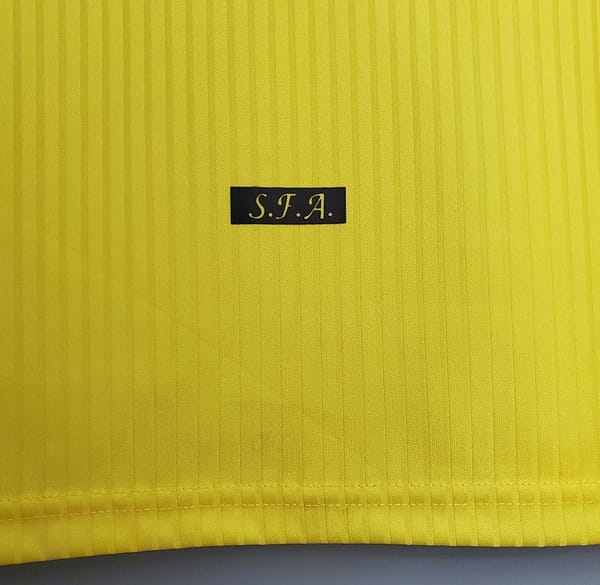Retro Scotland 96/98 Yellow Soccer Jersey - Image 7