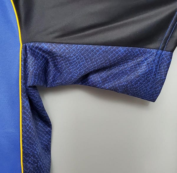 Retro 01/02 Inter Milan home Soccer Jersey - Image 5