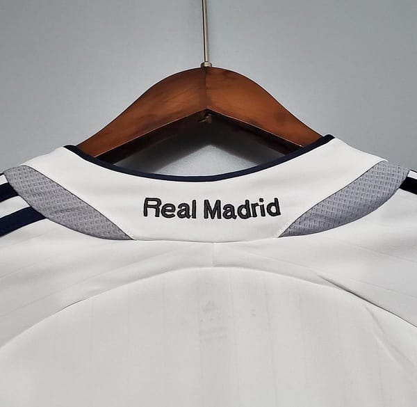 Retro Real Madrid Long sleeve 06/07 home Soccer Jersey - Image 2