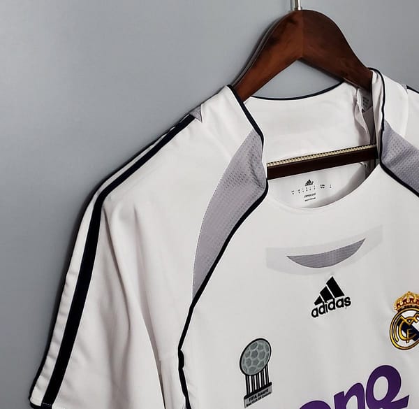 Retro Real Madrid 06/07 home Soccer Jersey - Image 5