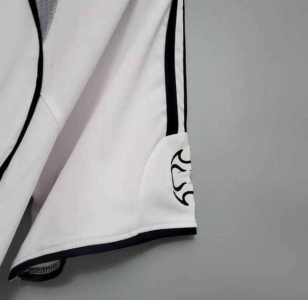 Retro Real Madrid 06/07 home Soccer Jersey - Image 7