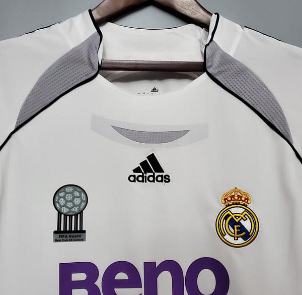 Retro Real Madrid 06/07 home Soccer Jersey - Image 10