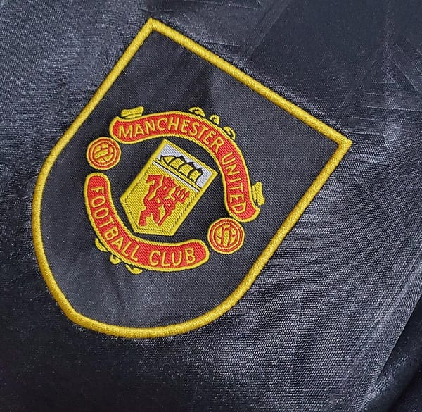 Retro 93/95 Manchester United away Soccer Jersey - Image 2