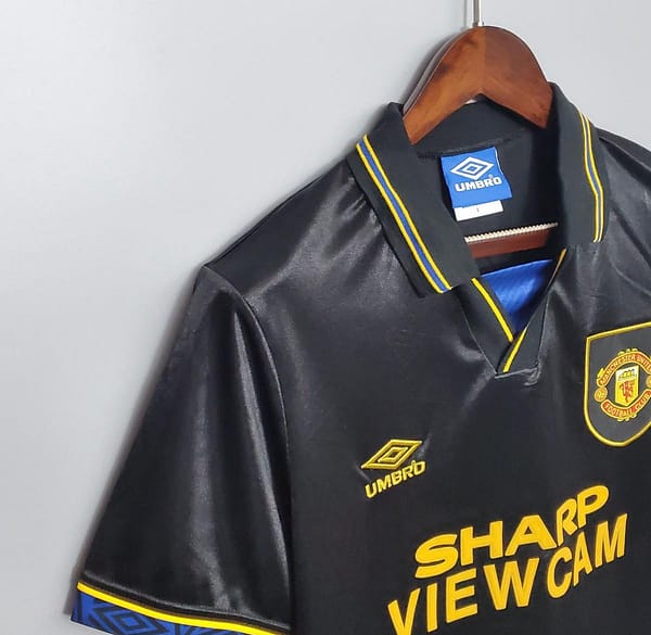 Retro 93/95 Manchester United away Soccer Jersey - Image 6