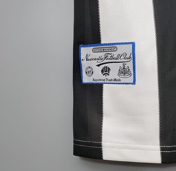 Retro 95/97 Newcastle United home Soccer Jersey - Image 6