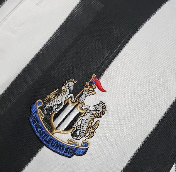 Retro 95/97 Newcastle United home Soccer Jersey - Image 9