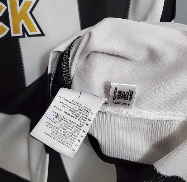 Retro 05/06 Newcastle United home Soccer Jersey - Image 9