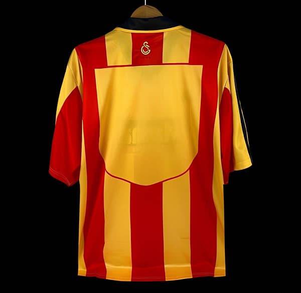 Retro 99/00 Galatasaray Home Jersey - Image 2