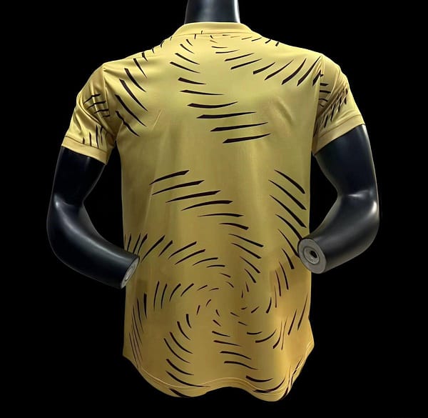 25/26 Real Madrid Yellow Special Jersey - Image 2