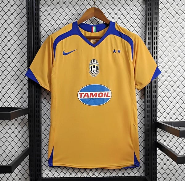 2005/06 Retro Juventus Third Jersey