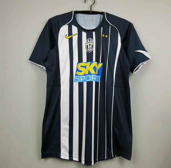 Retro 04/05 Juventus Third Blue/White Jersey - Image 7