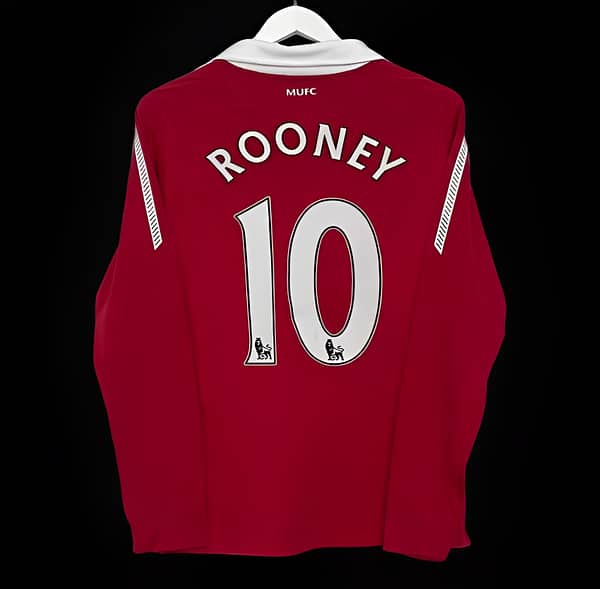 Retro 10/11 Manchester United Home Long Sleeve Jersey - Image 2