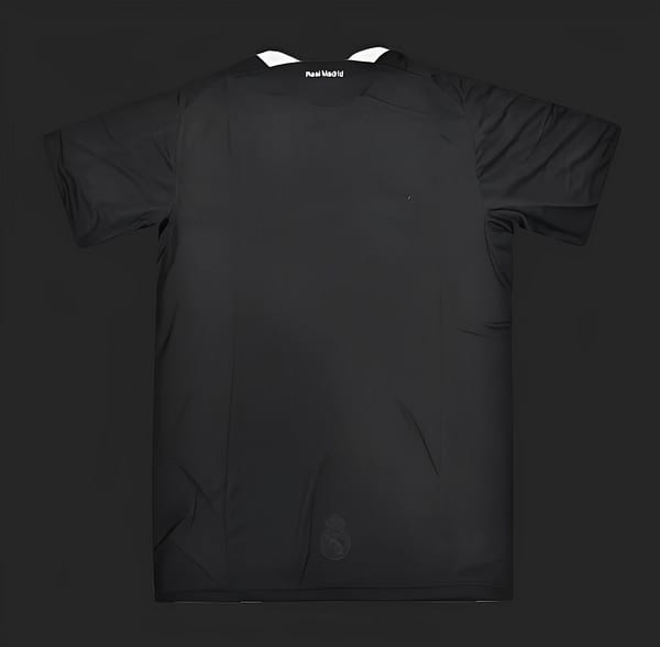 Retro 08/09 Real Madrid Third Black Jersey - Image 2