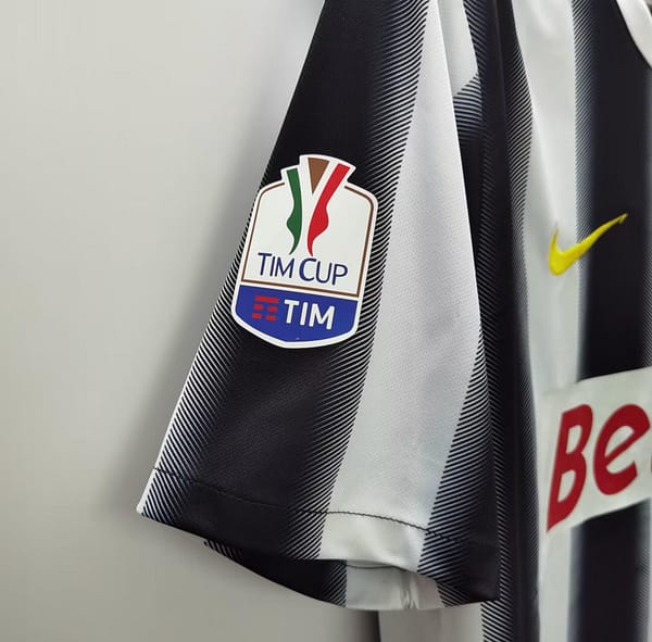 Retro 10/11 Juventus Home Jersey With Full Patches - Image 5