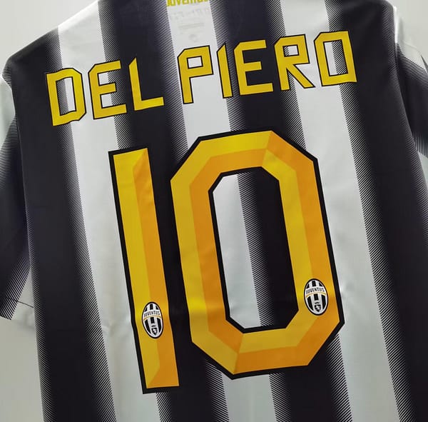 Retro 10/11 Juventus Home Jersey With Full Patches - Image 6
