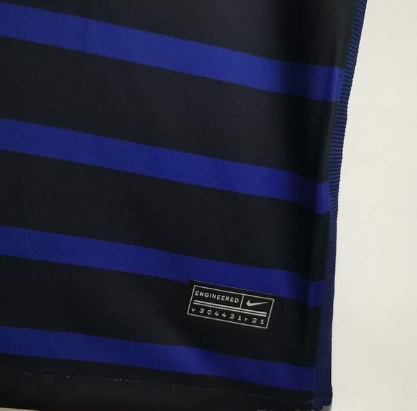 Retro 2020 France Benzema Jersey - Image 3