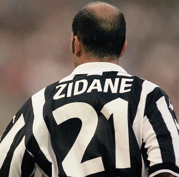 Retro 99/00 Juventus Home Jersey - Image 3