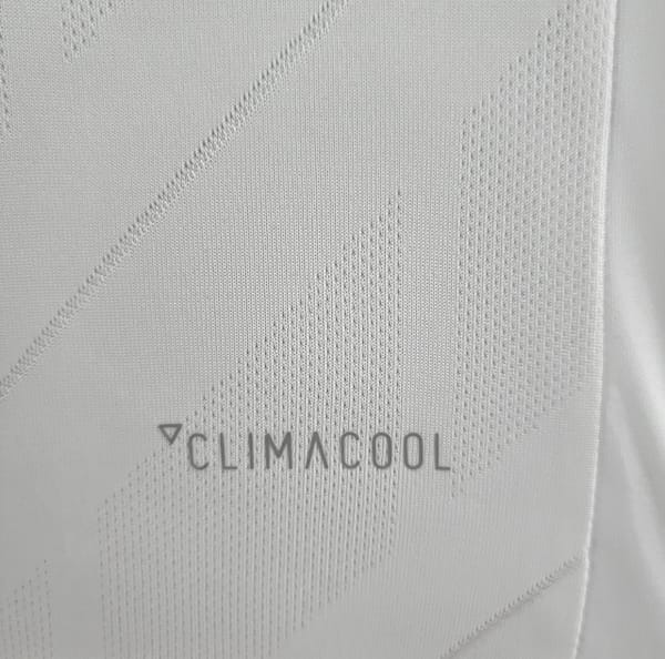 Retro 17/18 Real Madrid Home Soccer Jersey - Image 5