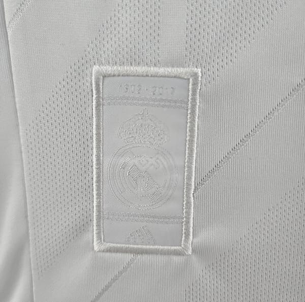 Retro 17/18 Real Madrid Home Soccer Jersey - Image 6