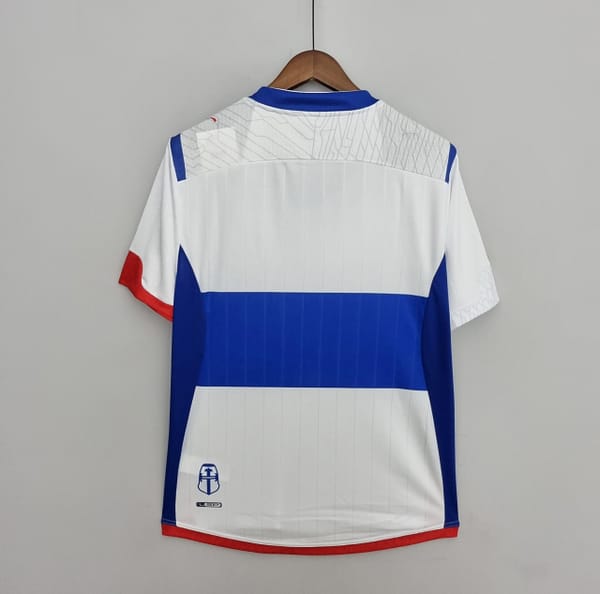 Retro 2009 Club Deportivo Universidad Católica home Soccer Jersey - Image 2