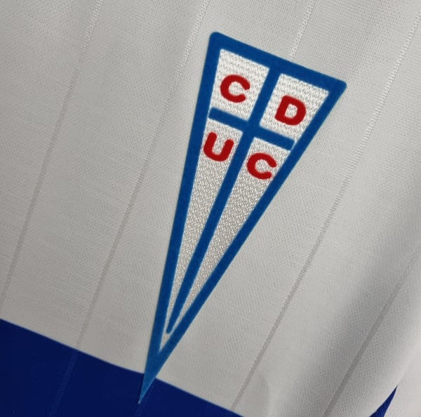 Retro 2009 Club Deportivo Universidad Católica home Soccer Jersey - Image 8
