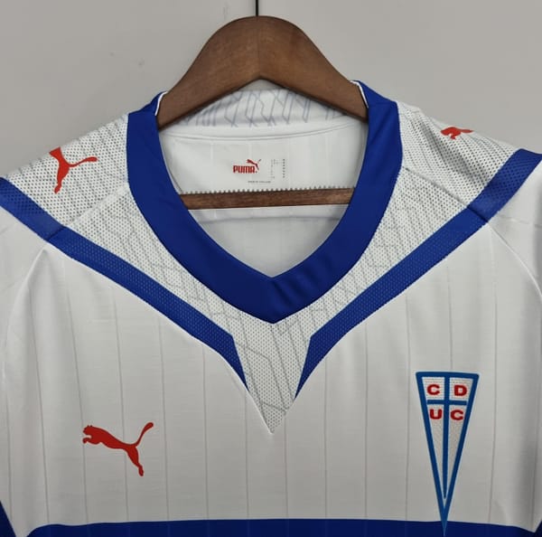 Retro 2009 Club Deportivo Universidad Católica home Soccer Jersey - Image 9