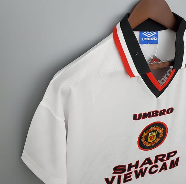 Retro Manchester United 96/97 away Soccer Jersey - Image 6