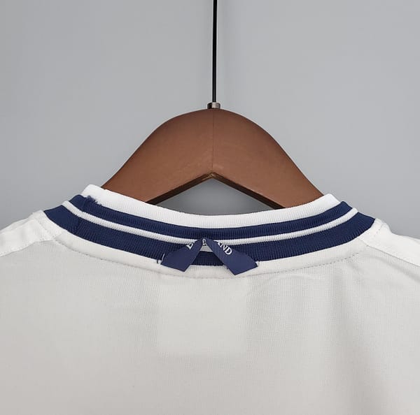 Retro 2000 England home Soccer Jersey - Image 9