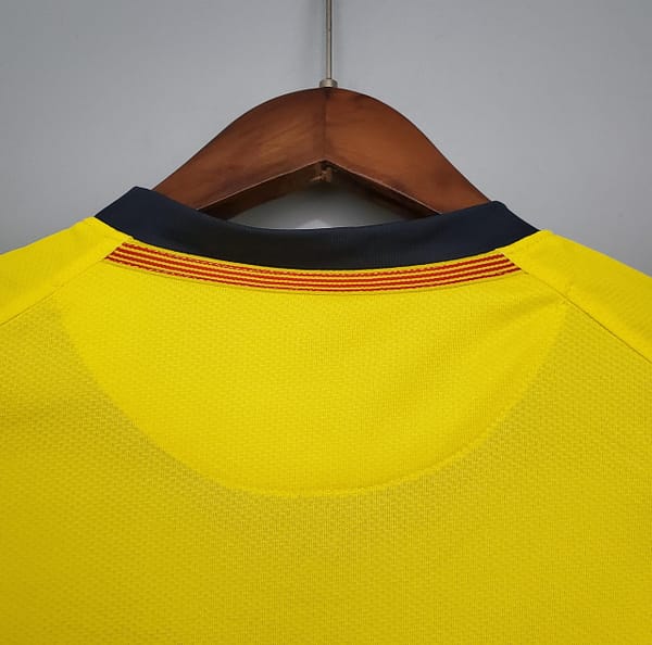 Retro Barcelona 08/09 away Soccer Jersey - Image 3