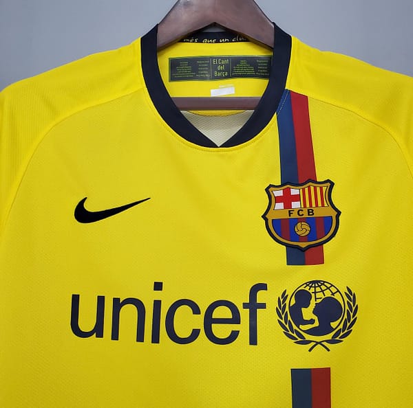 Retro Barcelona 08/09 away Soccer Jersey - Image 9