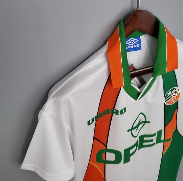Retro Ireland 94/96 away Soccer Jersey - Image 3