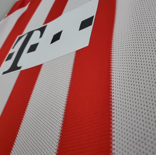 Retro Bayern Munich 10/11 home Soccer Jersey - Image 4