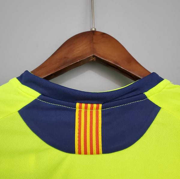 Retro Barcelona 05/06 away Soccer Jersey - Image 9