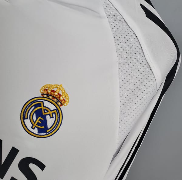 Retro long sleeve Real Madrid 05/06 home Soccer Jersey - Image 8
