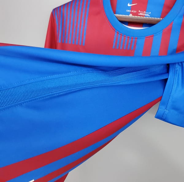 21/22 Barcelona home Soccer Jersey - Image 4
