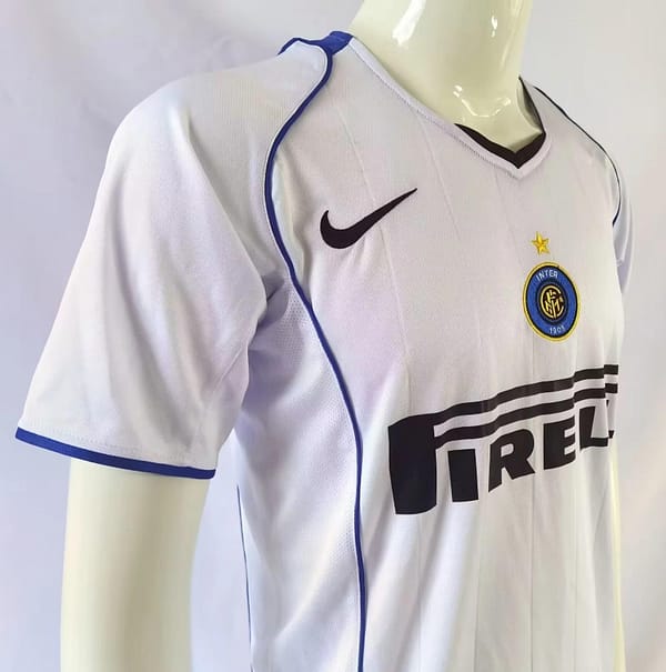 Retro 04/05 Inter Milan Away White Jersey - Image 4