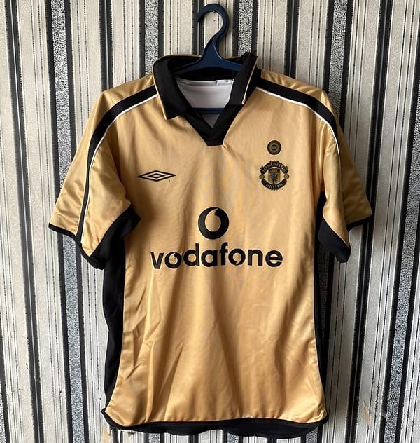 Retro 01/02 Manchester United Third Centenary Reversible Jersey - Image 3