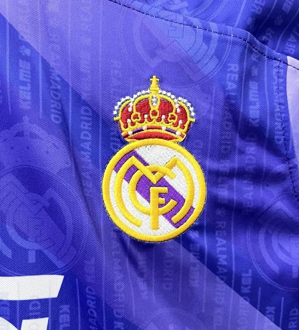 Retro 96/97 Real Madrid Away Jersey - Image 4