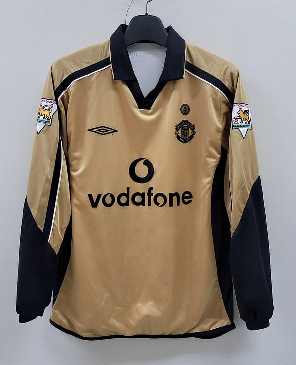 Retro 01/02 Manchester United Third Centenary Long Sleeve Reversible Jersey - Image 5